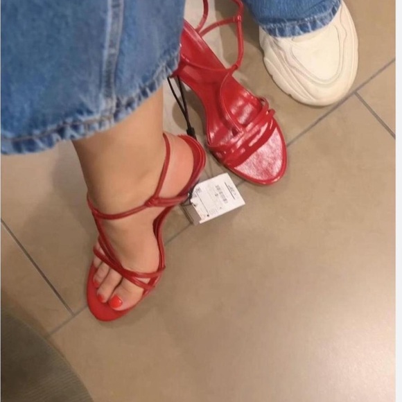 ZARA Burgundy Strappy High-Heel Sandals - Picture 2 of 5